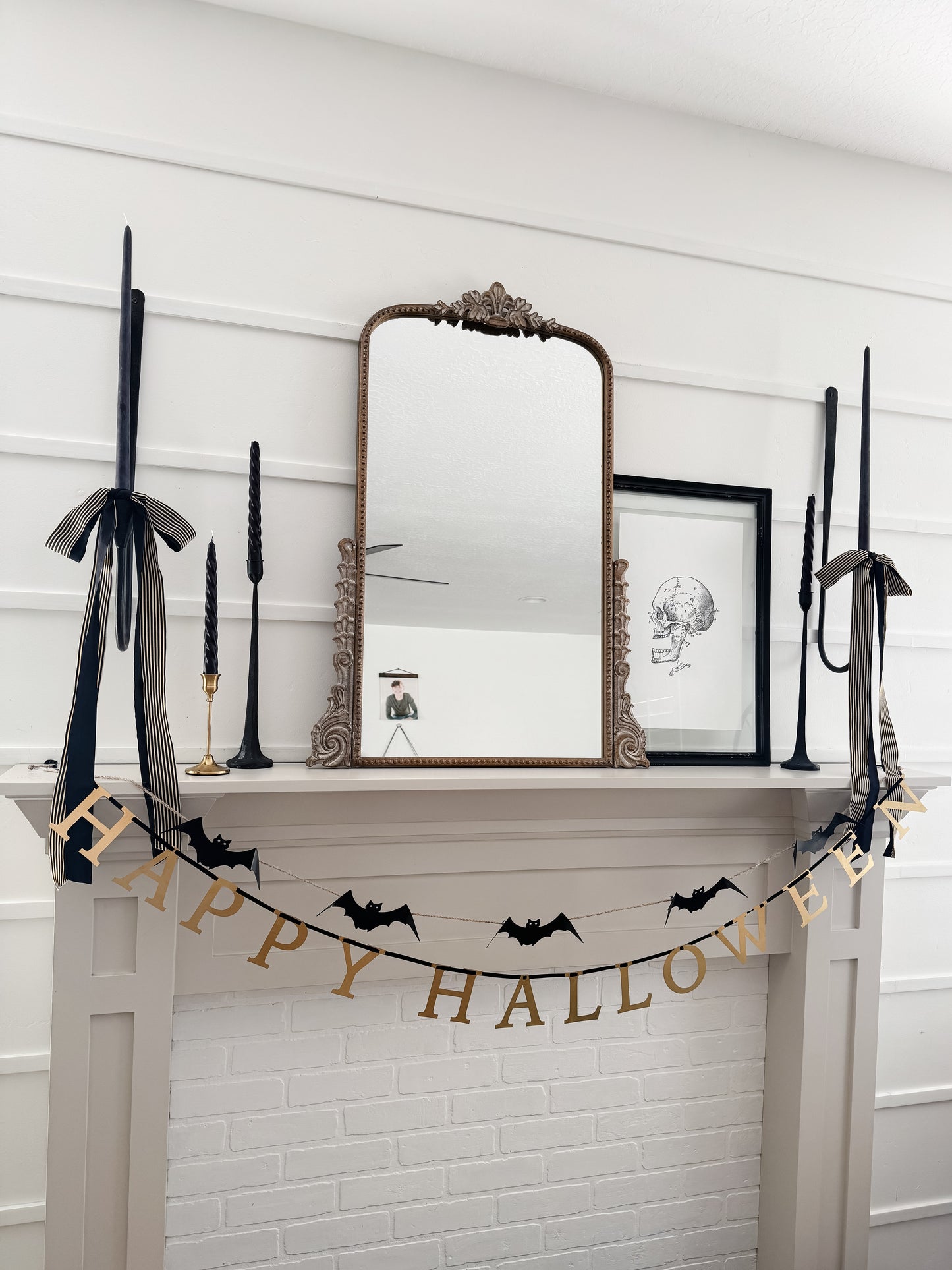 Golden Halloween Metal Banner
